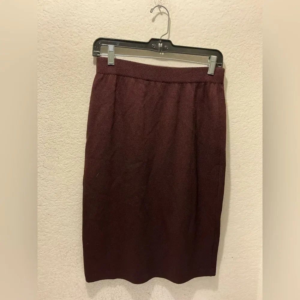 St John Collection by Marie Gray burgundy red pencil skirt, knit size 8